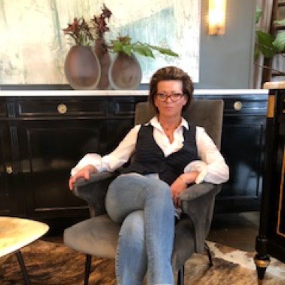 Meet your Posher, Julie Elle